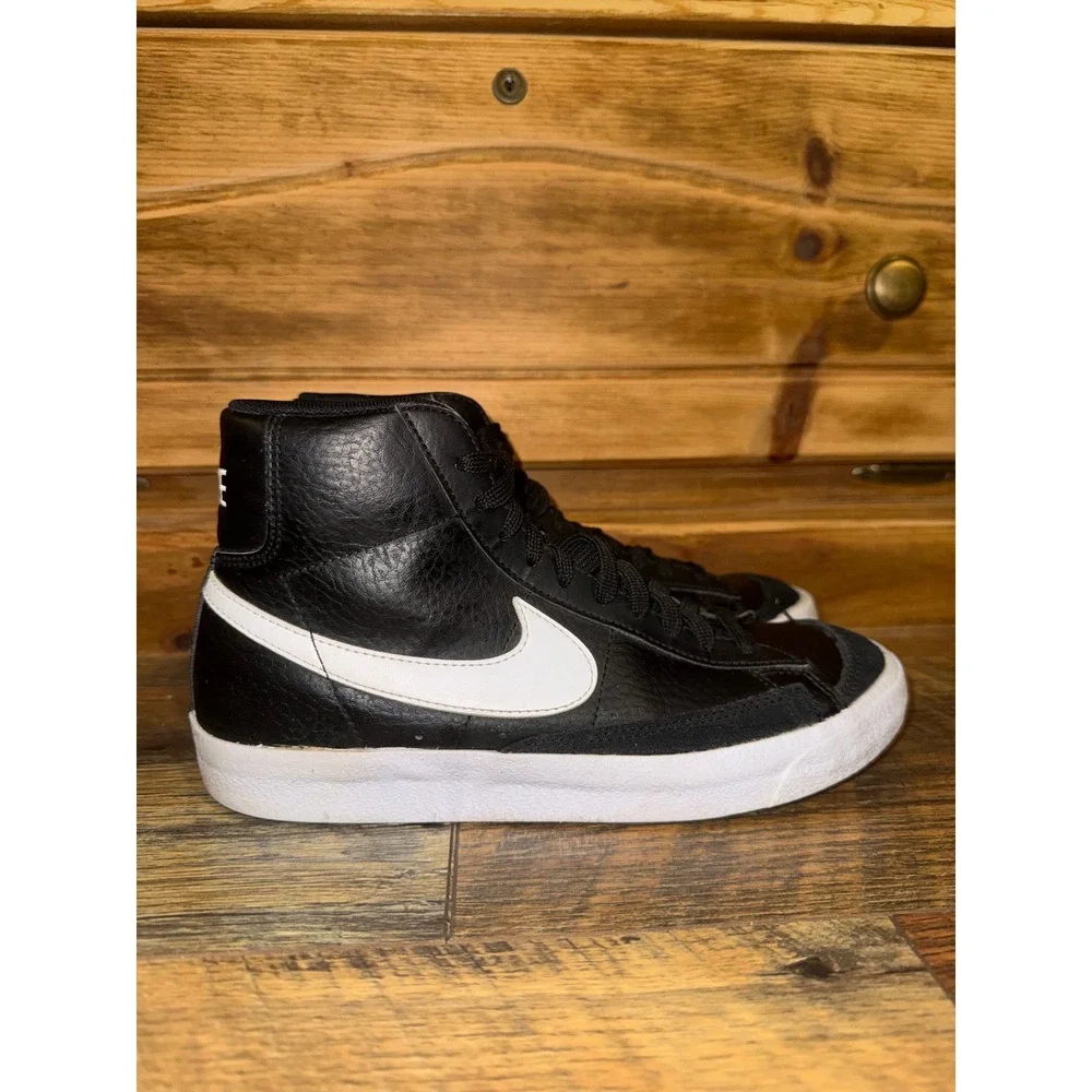 Nike Blazer Mid 77 GS Black White DA4086-002 Kids Size 5.5Y High Top Sneakers